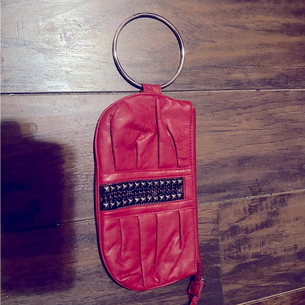 Chateau Red rushed brand new super cute Ringlot wristlet